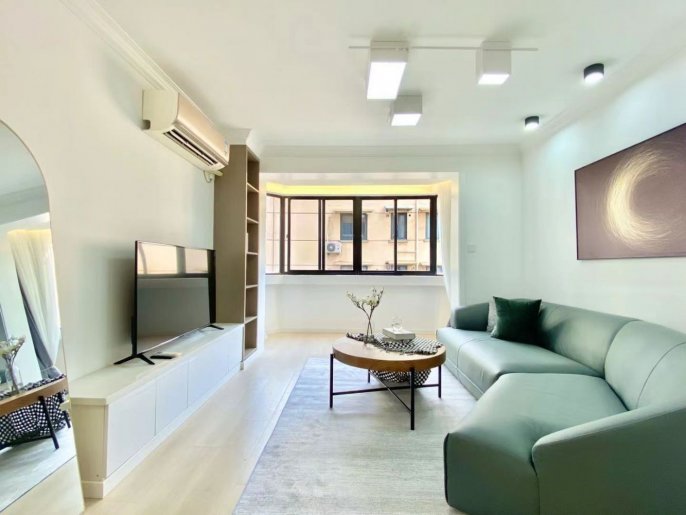 Elevator 2br-Nandan Road - 4 minutes to Line 1/9/11 - Xu Jiahui