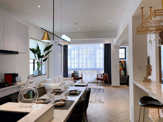 Bright classic 2br/2bt Flat in Taiyuan Road