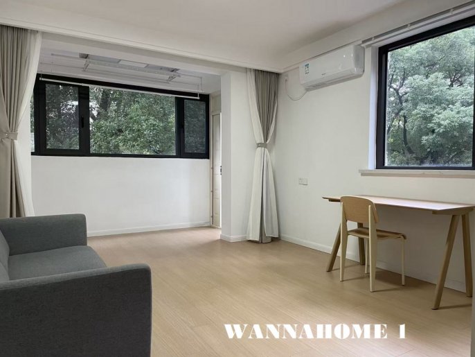 Spacious&Modern 3+1Bdrs 2Baths Apt/Top Compound+Hua Shan Rd+Huge Balcony