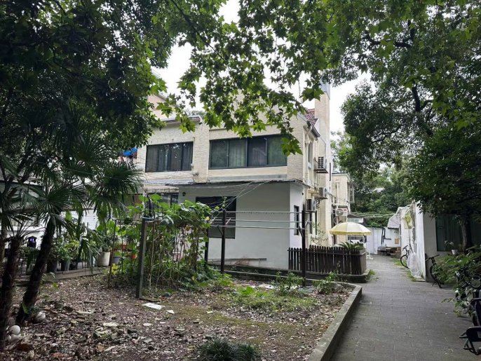 Quiet 1BR Garden House Terrace Hengshan rd 9.5k