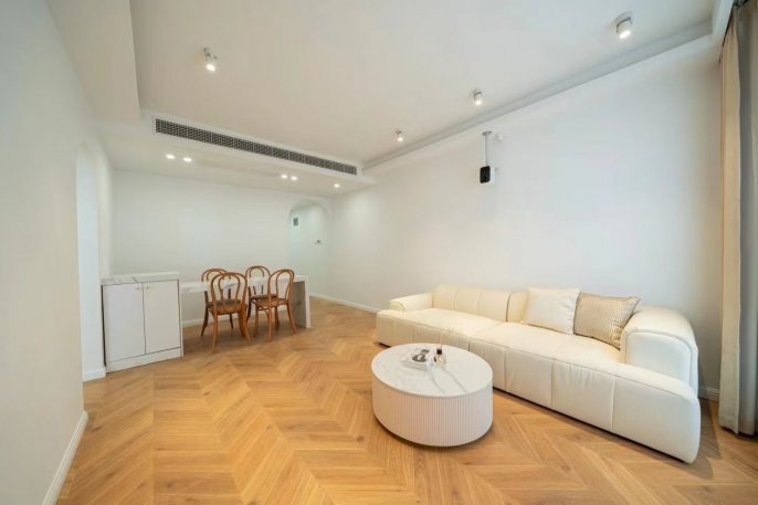 Modern designed 2brs Apt Jingan temple