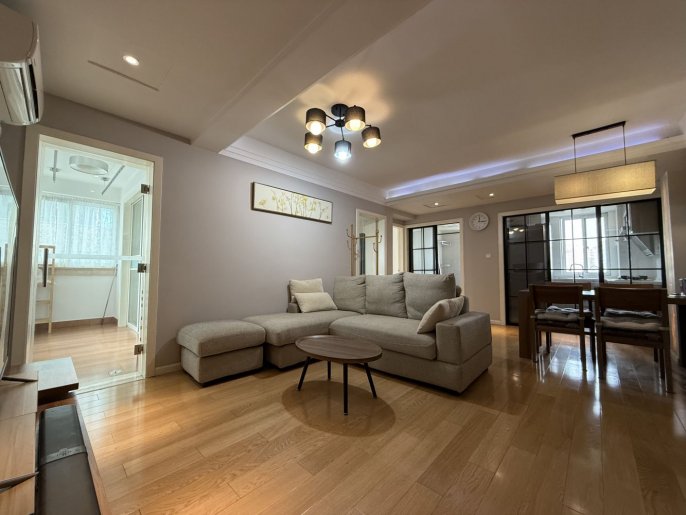 Exceptional 2-Bedroom JingAn Apartment – Prime Location & 1min to Wuning Rd stn