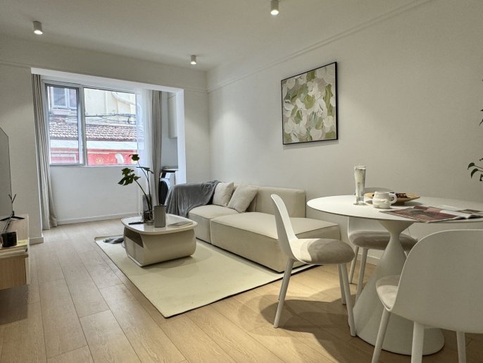 Newly renovated & Modern 1Br/ Jiangsu rd & Wuding rd metro 7K Only