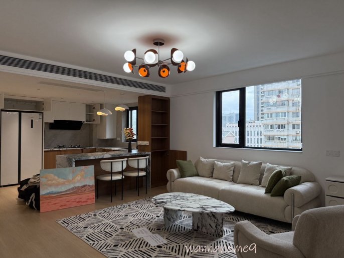 2BR 2BA / Spacious / Bright / Modern/ Quiet / Parking available /Good view