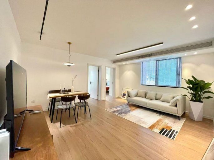 Jing'an,Spacious 2br,floor heating,central AC ,elevator,south facing