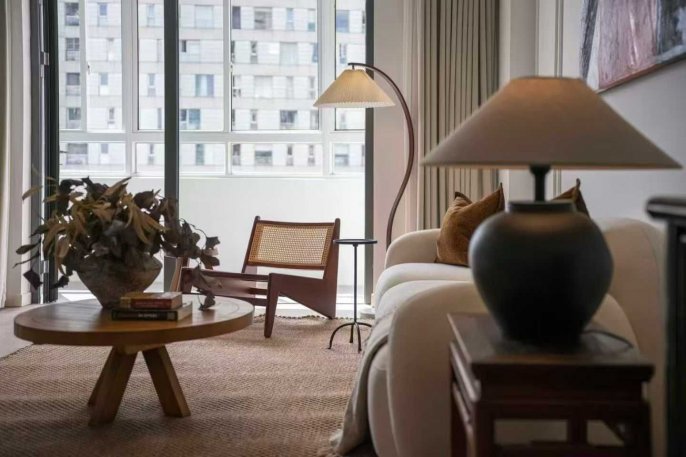 Xinzha rd/Shimen rd floor heating 3brs apt with balcony;L13