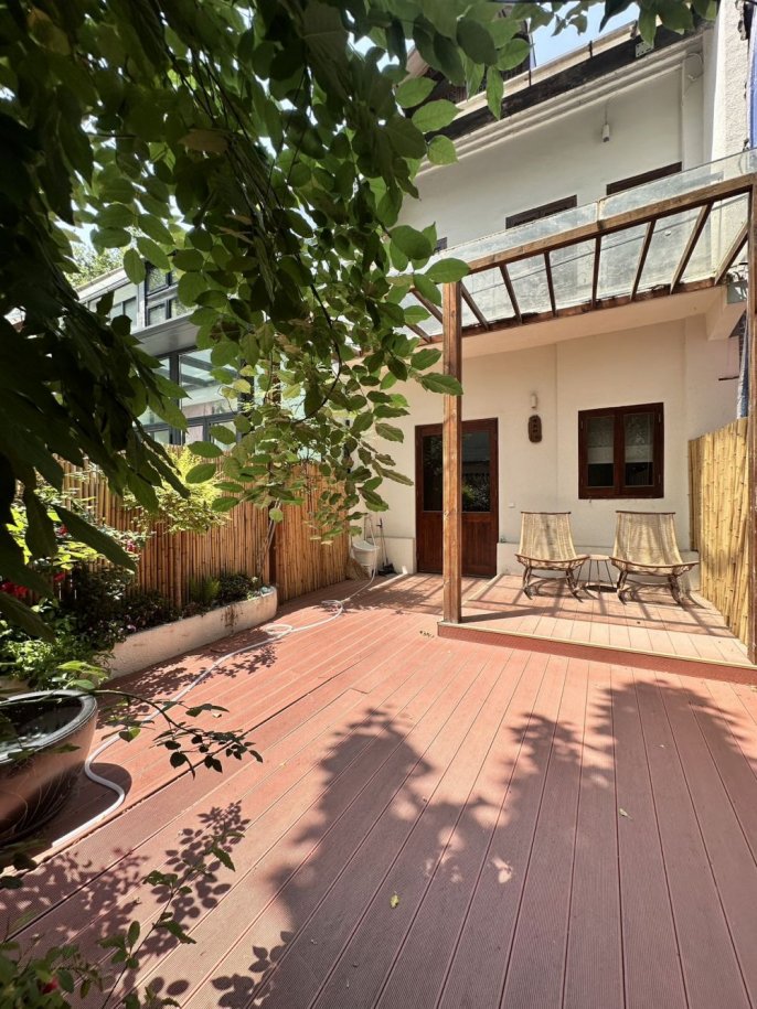 Single house@2brs&3baths with big garden near Jiangsu Road
