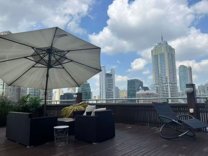 3 Brs, 2 Baths with 130 sqm Terrace, Weihai/Chongqing @ People square L2