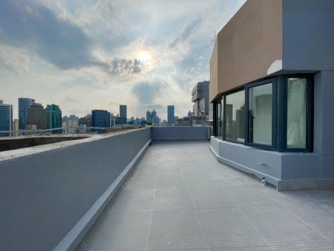 Modern 1br high-rise with Terrace @Century Avenue L2/4/6/9